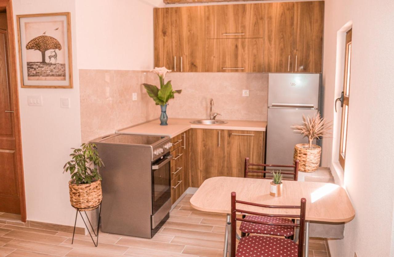 Apartmani Dumezic Bar Eksteriør billede